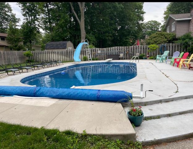 1324 Crandall Avenue, Norton Shores, MI 49441