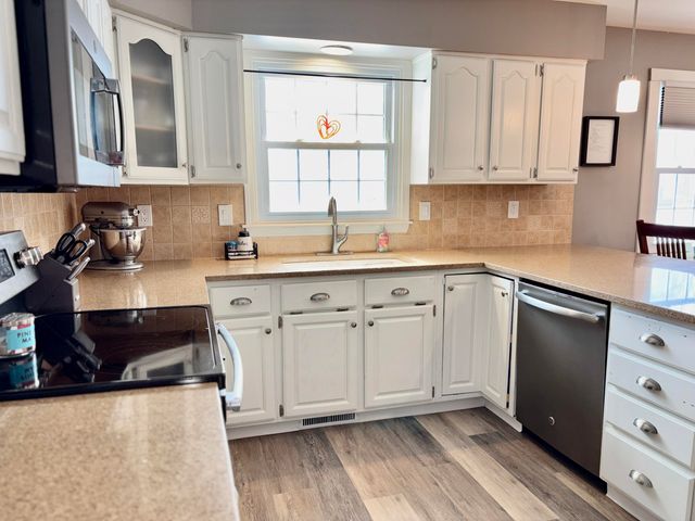 1324 Crandall Avenue, Norton Shores, MI 49441