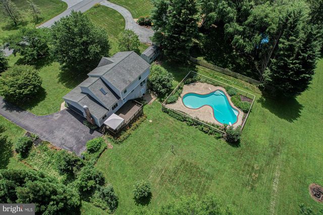 107 SCOTTS GLEN RD, Lincoln University, PA 19352