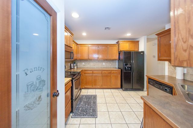 11922 Valley Avenue, Collinsville, OK 74021
