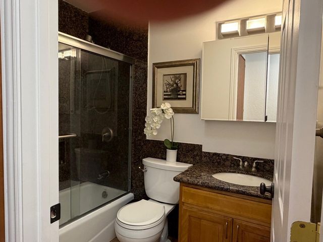 32451 32451 Lake Ree St, Fremont, CA 94555