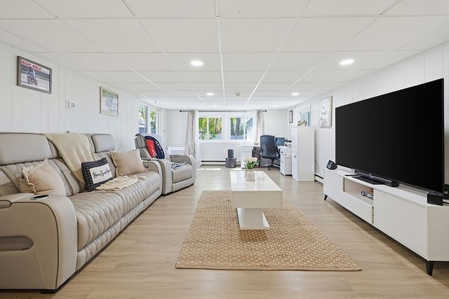 7 Miscoe Road, Worcester, MA 01604