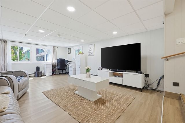 7 Miscoe Road, Worcester, MA 01604