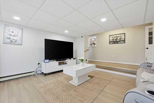 7 Miscoe Road, Worcester, MA 01604