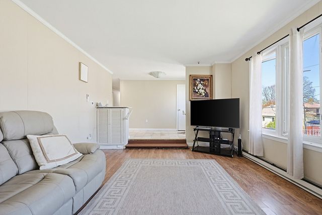 7 Miscoe Road, Worcester, MA 01604