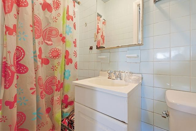 7 Miscoe Road, Worcester, MA 01604