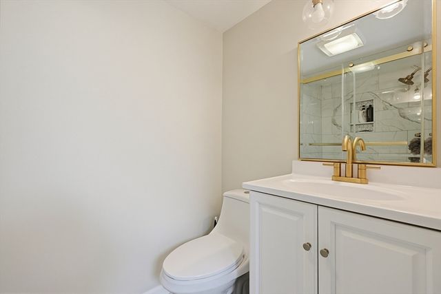 7 Miscoe Road, Worcester, MA 01604