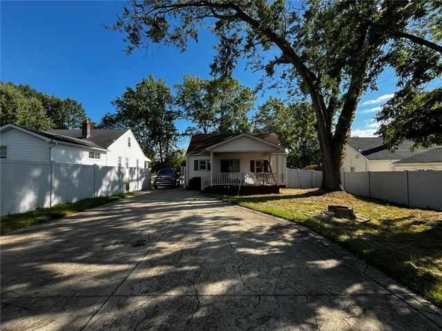 890 Woodland Rd, Sharpsville, PA 16150