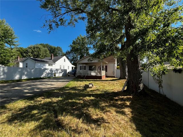 890 Woodland Rd, Sharpsville, PA 16150