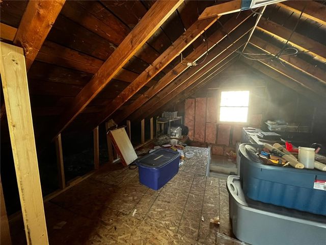 890 Woodland Rd, Sharpsville, PA 16150