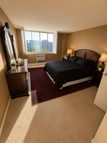 40 N Tower Road 11K, Oak Brook, IL 60523