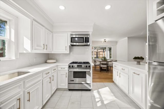 10042 Valley Forge Drive, Houston, TX 77042
