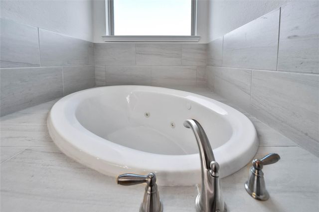 12519 Montclair Landing Court, Tomball, TX 77375