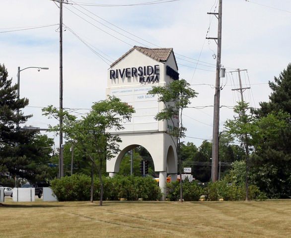 401 N Riverside Drive, Gurnee, IL 60031