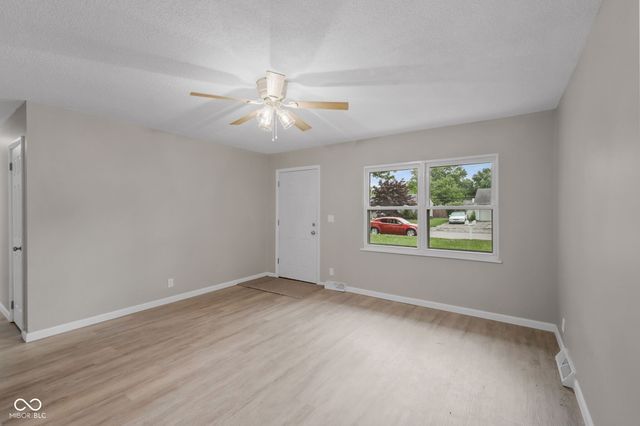 1317 Bramble Way, Anderson, IN 46011