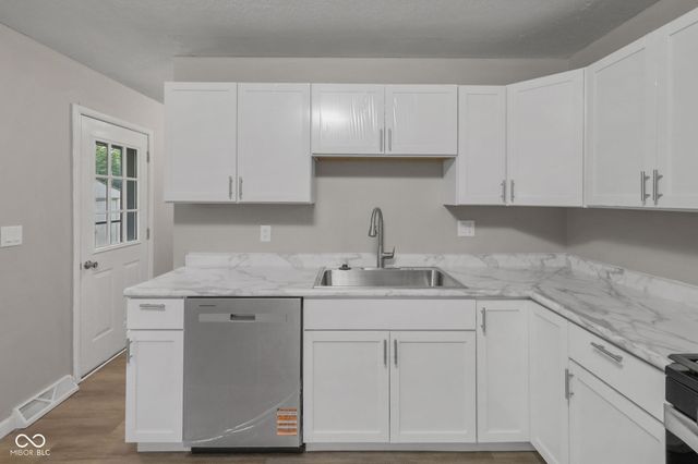1317 Bramble Way, Anderson, IN 46011