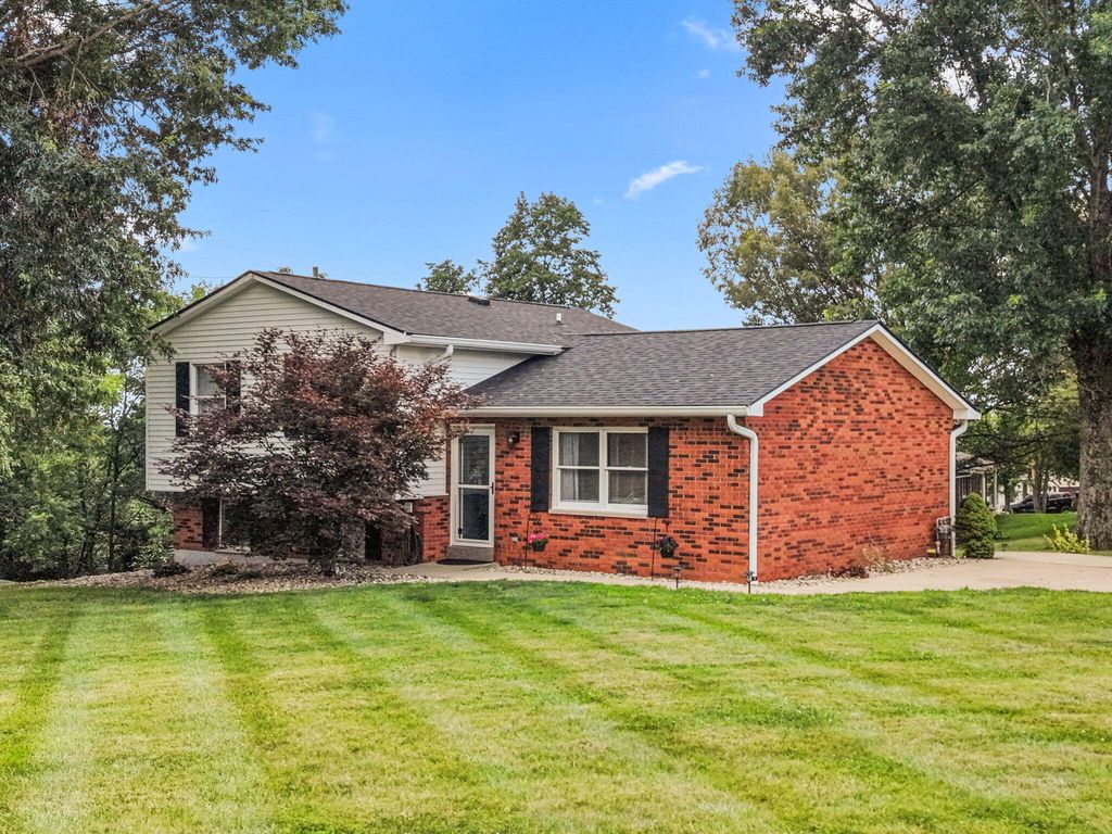 920 Falmouth Street, Williamstown, KY 41097