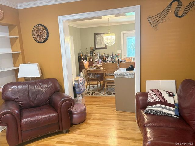 25 Rutland Road, Freeport, NY 11520