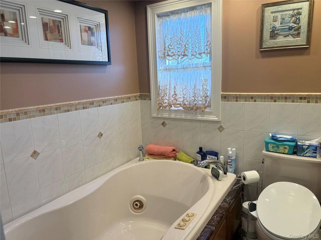 25 Rutland Road, Freeport, NY 11520