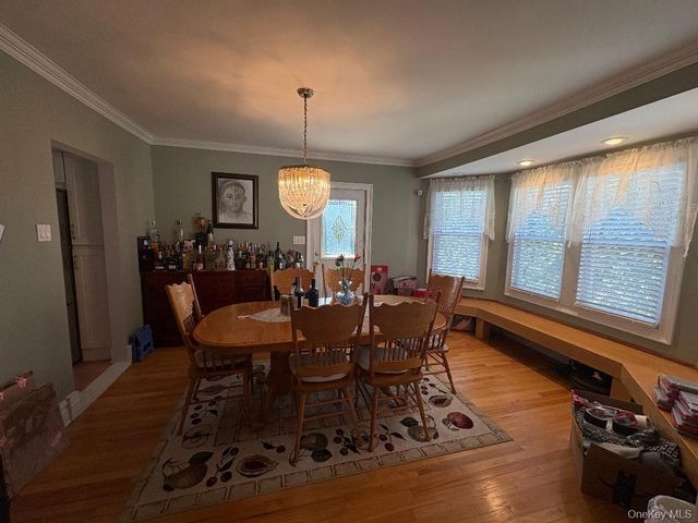 25 Rutland Road, Freeport, NY 11520