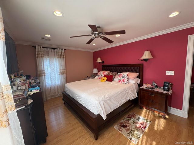 25 Rutland Road, Freeport, NY 11520