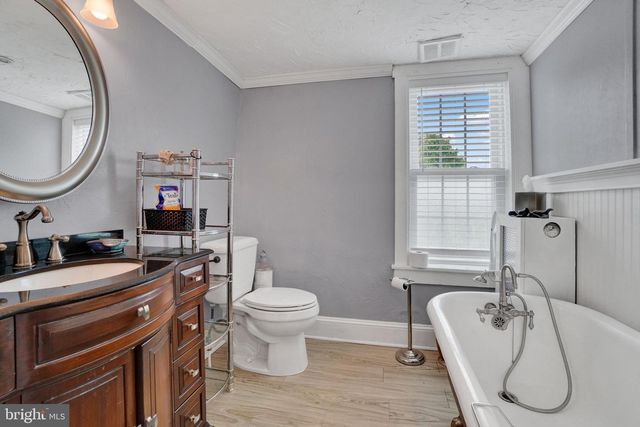 136 S MAIN ST, Shrewsbury, PA 17361