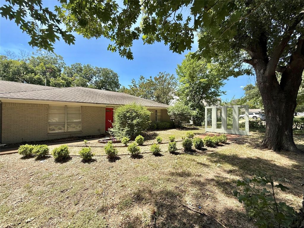 10607 Marsh Lane, Dallas, TX 75229