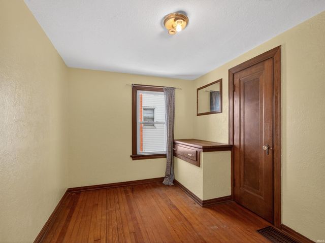 1701 Fairhill Road, Fort Wayne, IN 46808