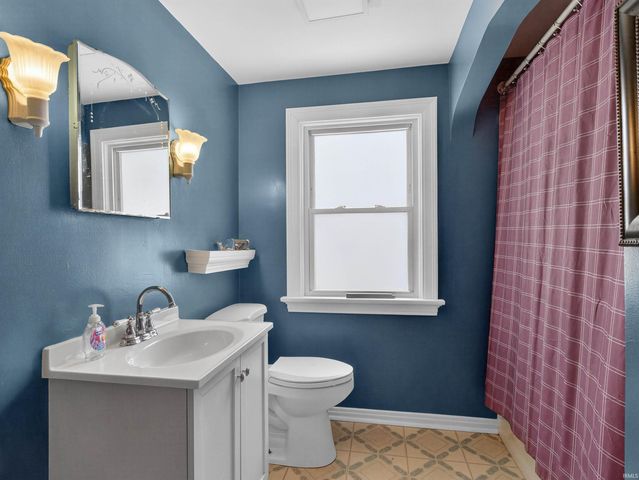 1701 Fairhill Road, Fort Wayne, IN 46808