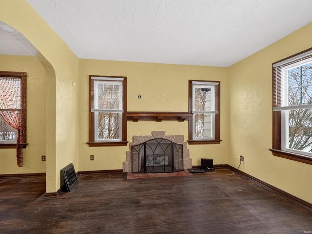 1701 Fairhill Road, Fort Wayne, IN 46808