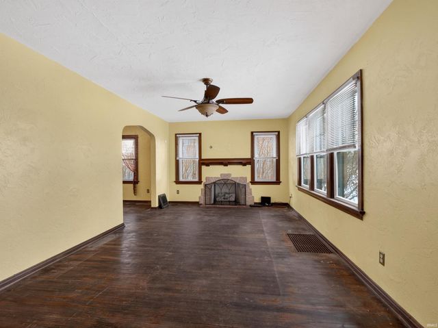 1701 Fairhill Road, Fort Wayne, IN 46808