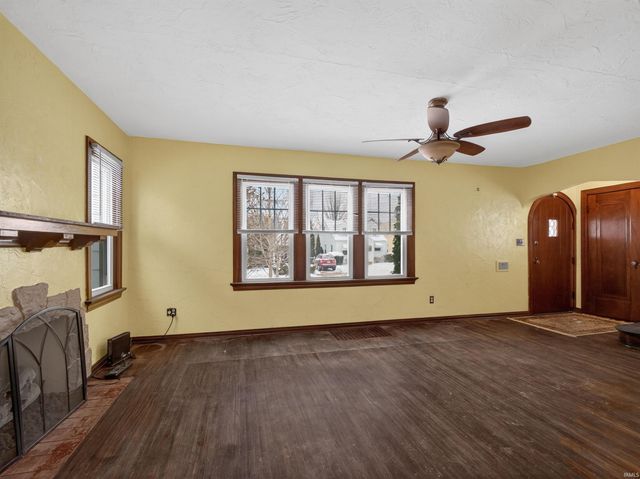 1701 Fairhill Road, Fort Wayne, IN 46808