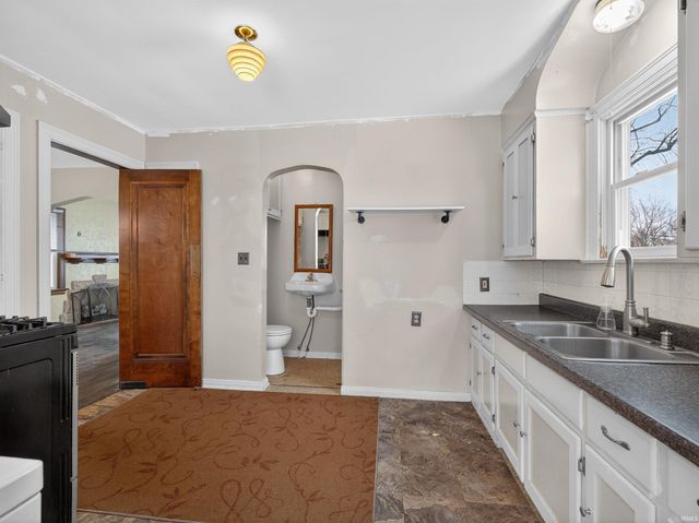 1701 Fairhill Road, Fort Wayne, IN 46808