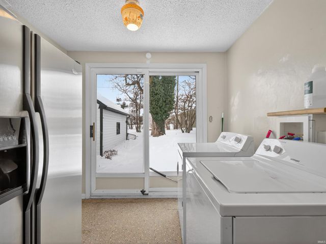 1701 Fairhill Road, Fort Wayne, IN 46808