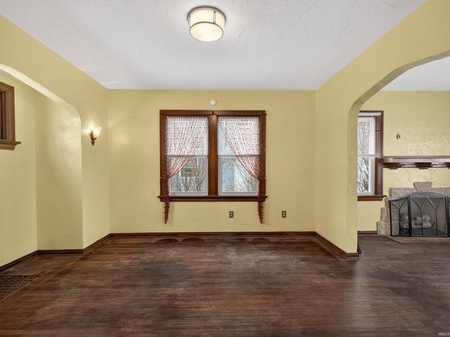 1701 Fairhill Road, Fort Wayne, IN 46808