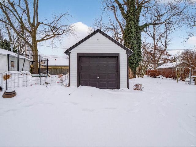 1701 Fairhill Road, Fort Wayne, IN 46808