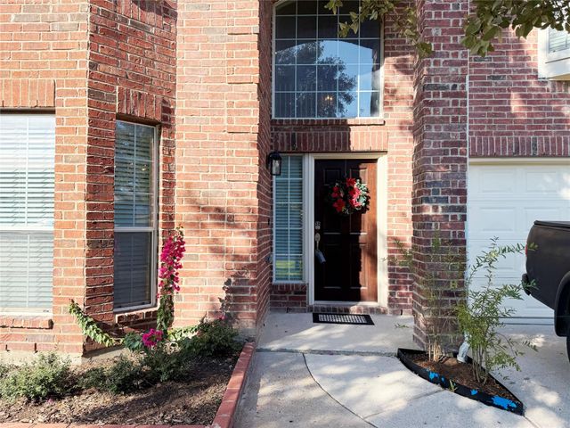 9106 S Ferndale Place Drive, Houston, TX 77064