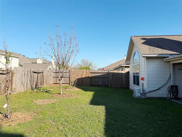 9106 S Ferndale Place Drive, Houston, TX 77064