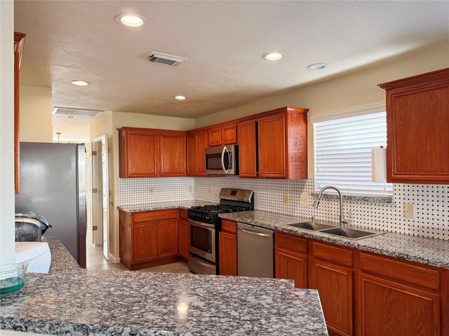 9106 S Ferndale Place Drive, Houston, TX 77064