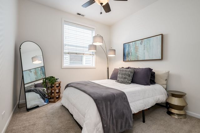 2849 N Damen Avenue 3, Chicago, IL 60618