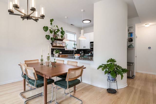 2849 N Damen Avenue 3, Chicago, IL 60618