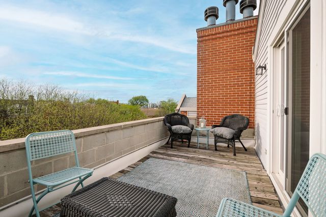 2849 N Damen Avenue 3, Chicago, IL 60618