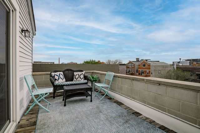 2849 N Damen Avenue 3, Chicago, IL 60618