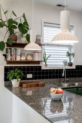 2849 N Damen Avenue 3, Chicago, IL 60618