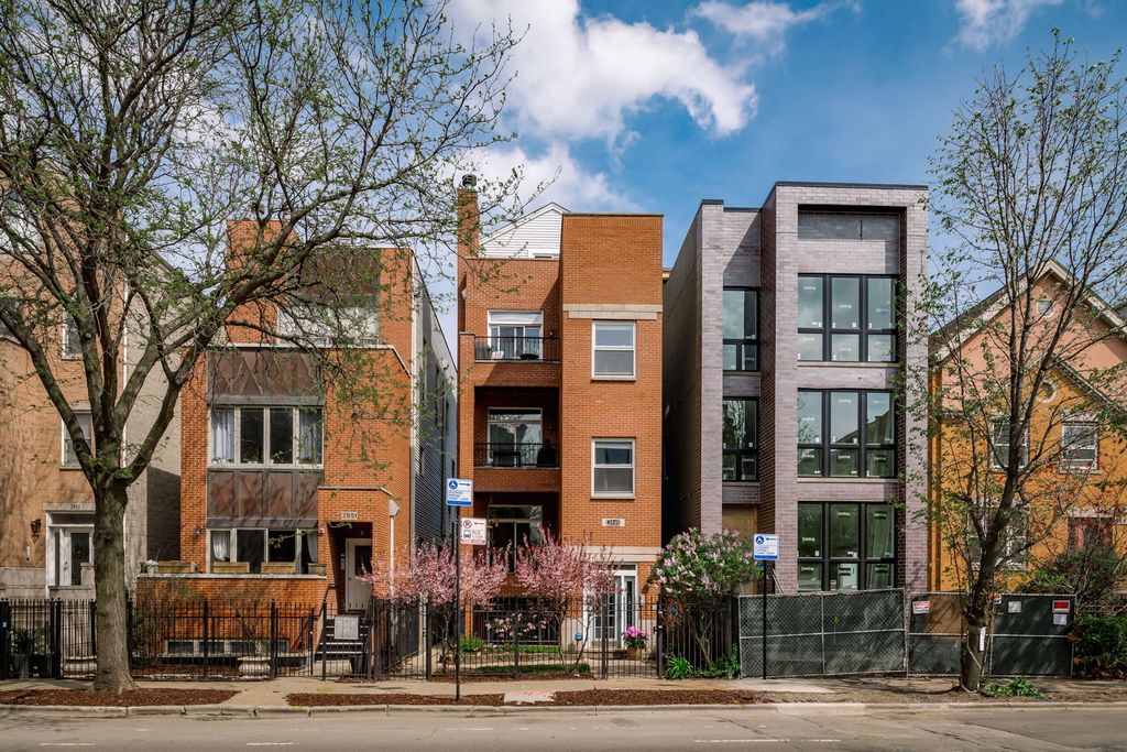 2849 N Damen Avenue 3, Chicago, IL 60618
