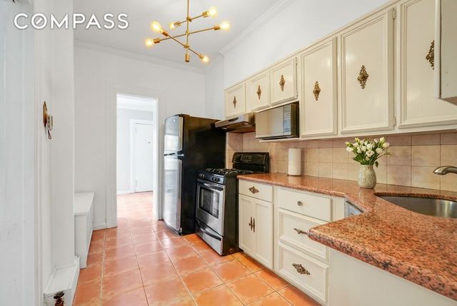 352 New York Avenue, New York City, NY 11213