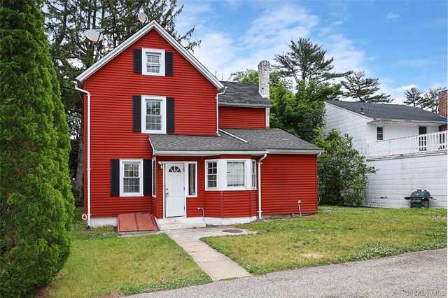 49 Red Ground Road, Roslyn Heights, NY 11577