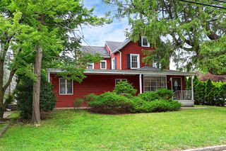 49 Red Ground Road, Roslyn Heights, NY 11577