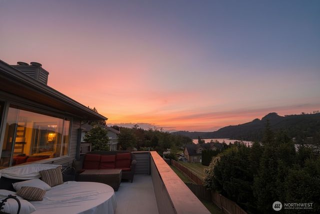 18064 Mariposa Lane, Mount Vernon, WA 98274