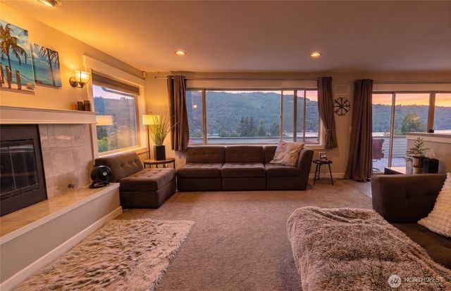 18064 Mariposa Lane, Mount Vernon, WA 98274